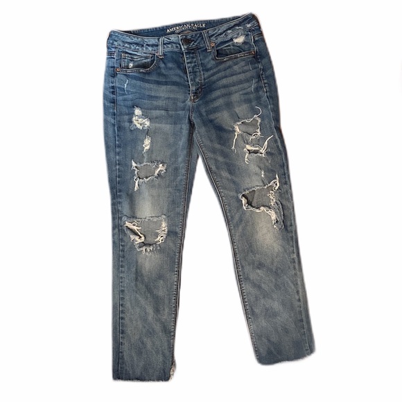American Eagle Outfitters Denim - American Eagle Distressed Tomgirl Jeans (Sz 10)